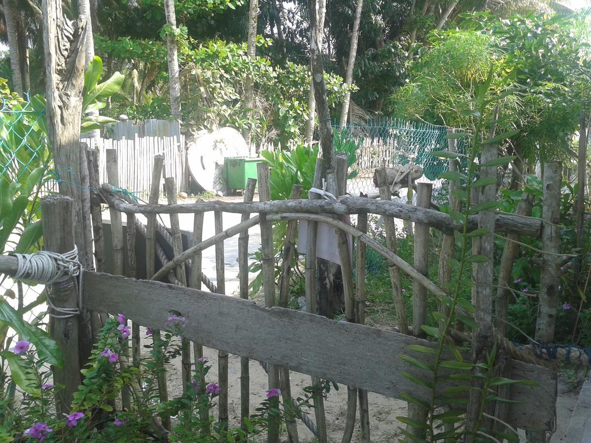 Pandan Beach Homestay Kampong Pandan Buitenkant foto