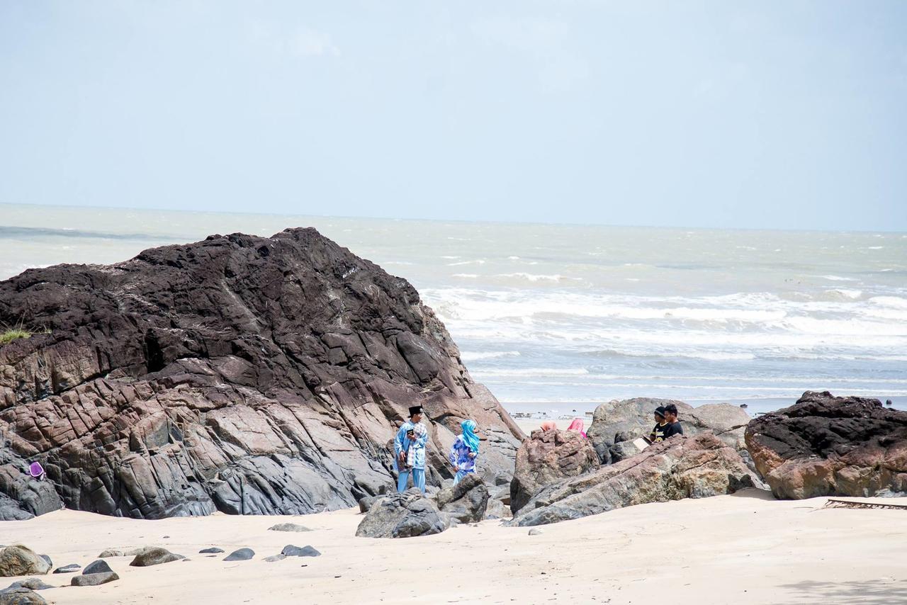 Pandan Beach Homestay Kampong Pandan Buitenkant foto